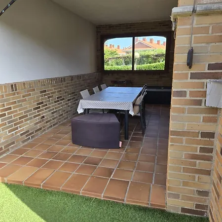 Pareado En En La Playa Loredo